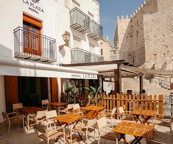 Pensión La Plaza 4*